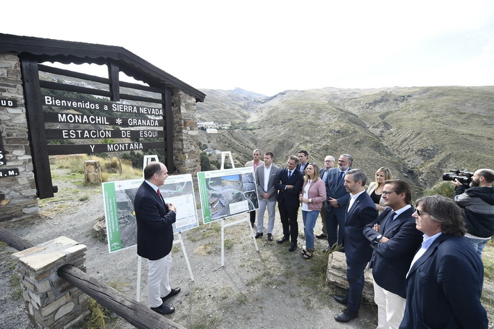 La Junta inicia el estudio para la mejora integral de los accesos a Sierra Nevada  